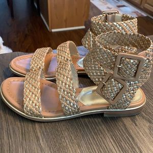 EUC Donald Pliner Sandals.